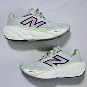 New Balance Women's Athletic Shoes - Mint And Pink